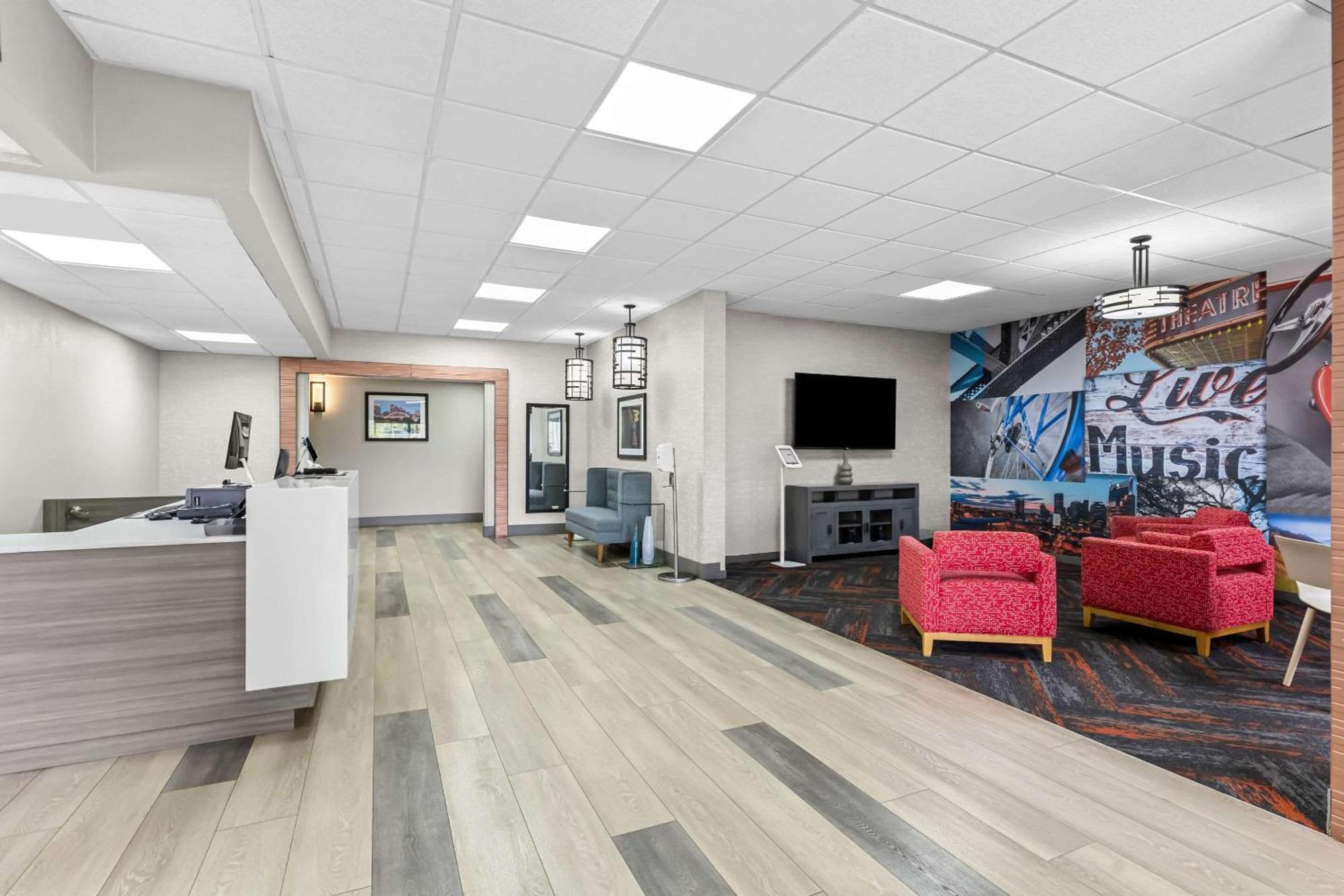 Clarion Pointe Franklin - Nashville Area Exterior photo